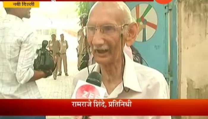 New Delhi 85 Yr Senior Citizen Narendra Syan Cast His Vote