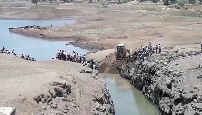 धनोली धरणाचे गेट समाजकंटकांनी तोडले, लाखो लिटर पाण्याची नासाडी  