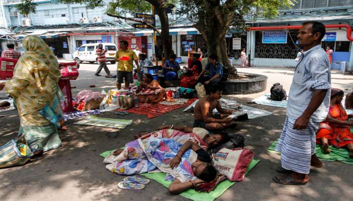 पश्चिम बंगालमध्ये डॉक्टरांचा संप चिघळला, ८०० डॉक्टरांचा राजीनामा 