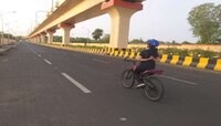 नागपूरमध्ये महिलेची सायकलवर योगसाधना
