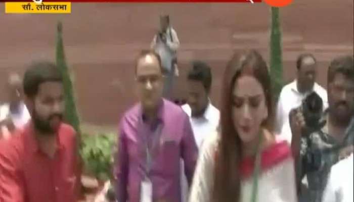 WEST BENGAL NUSRAT JAHAN RRUHI OATH VANDE MATARAM