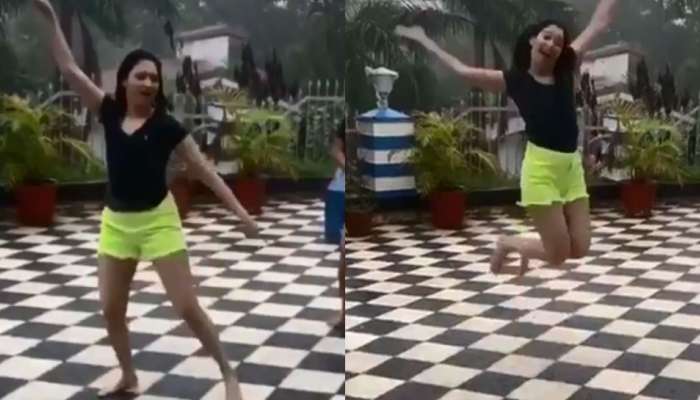 व्हिडिओ : लहान मुलाप्रमाणे नाचत तमन्नानं घेतला पावसाचा आनंद