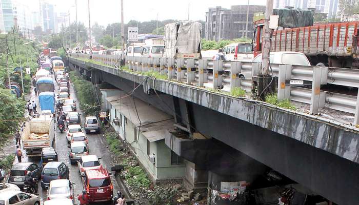 फेरीवाल्यांवरील कारवाईनंतर मुंब्रातील रस्त्याने घेतला मोकळा श्वास