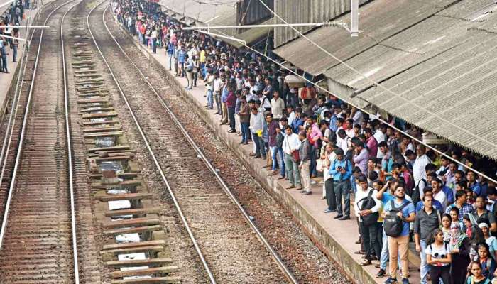 मुसळधार पावसाचा इशारा दिलाच नव्हता; हवामान खात्याचे मध्य रेल्वेला प्रत्युत्तर