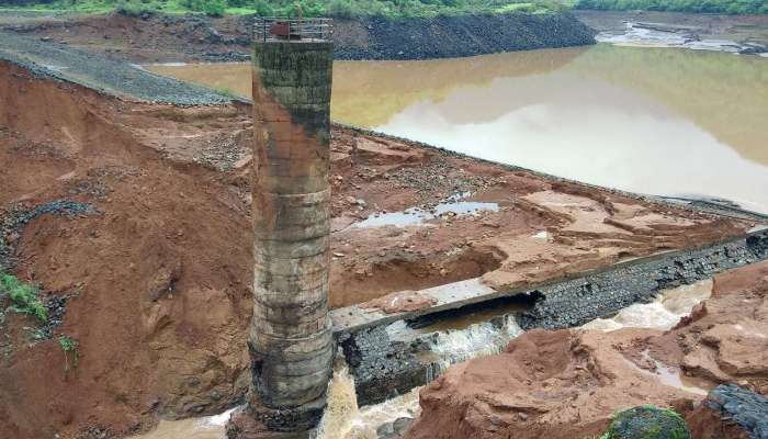 तिवरे धरणाबाबत केली होती तक्रार, तरुणाने घरातले ५ जण गमावले