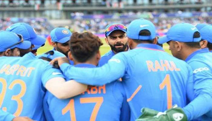 World Cup 2019 : &#039;तुमच्याइतकेच आम्हीही निराश&#039;; विराटचा चाहत्यांना भावनिक संदेश