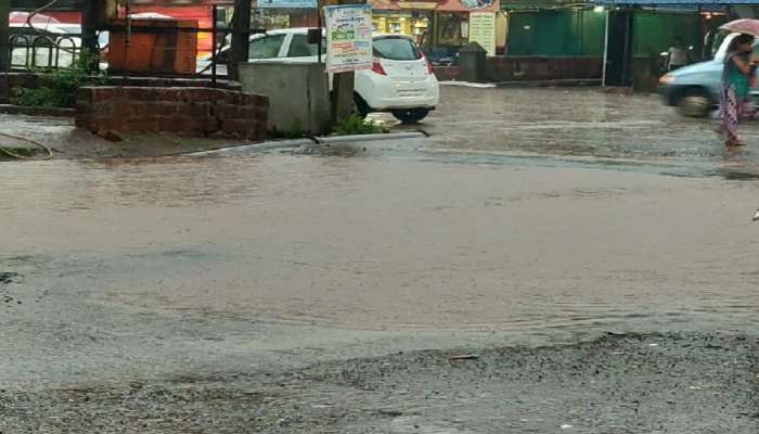 मुंबई - गोवा महामार्गावरची बंद पडलेली वाहतूक सुरु, खेड शहरात पुराचे पाणी