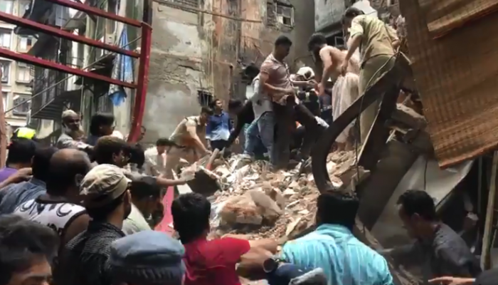 डोंगरी येथे कोसळलेली इमारत म्हाडाची नाही - विनोद घोसाळकर