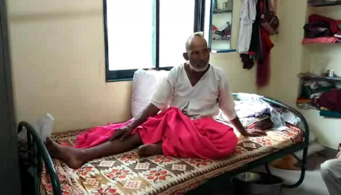 बीएसएफ जवानांचा वृद्धावर चाकू हल्ला, गुन्हा दाखल 