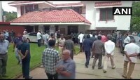 'सीसीडी'चे मालक बेपत्ता, एस.एम.कृष्णांच्या निवासस्थानी नेत्यांची गर्दी
