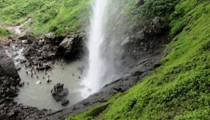 पांडवकडा धबधब्यात चार तरुणी वाहून गेल्या, तिघींचे मृतदेह हाती