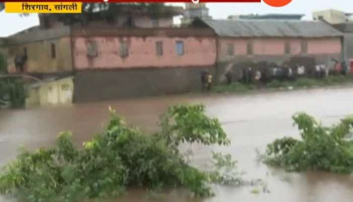 Heavy rain Sangali krushna Rivar flood in village shirgaon