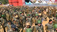 मोठी बातमी: काश्मीरमध्ये  निमलष्करी दलाच्या आणखी ८००० तुकड्या पाठवणार