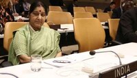 ....जेव्हा सुषमांसाठी परदेशी महिलेनं गायलं 'इचक दाना बीचक दाना'
