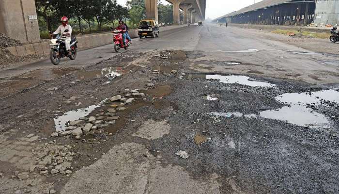 रस्त्यांवरील खड्ड्यांमुळे पोलिसाने गमावला जीव