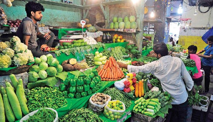 महाराष्ट्रातल्या महापुरानंतर भाज्यांच्या महा&#039;दरा&#039;नं नागरिक हैराण 