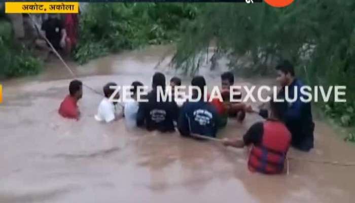 Akola Akot 27 Labours Rescued From Flood Situation
