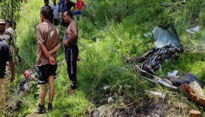 बचावकार्य करणारं हॅलिकॉप्टर कोसळलं, पायलटसहीत तीन जण मृत्युमुखी