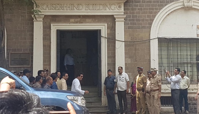 राज ठाकरे ईडी कार्यालयात दाखल, मुंबईत चार ठिकाणी कलम १४४ लागू