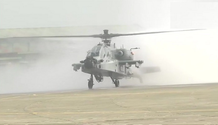 पठानकोट एअरबेसवर उतरले जगातील सर्वात घातक अपाचे हेलिकॉप्टर