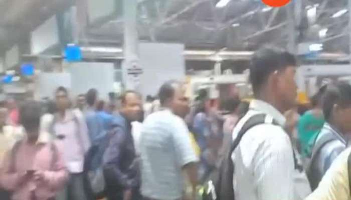 Mumbai Crowd on CSMT station