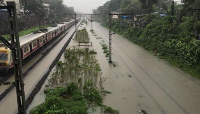 मध्य रेल्वेची वाहतूक पूर्णपणे ठप्प