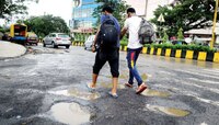 मुंबईतील एक खड्डा भरण्यासाठी २,०३,९६६ रूपयांचा खर्च