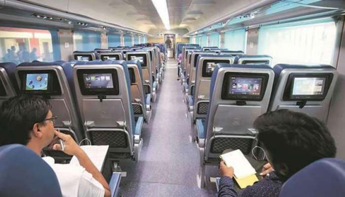 IRCTC कडून तेजस एक्सप्रेसमध्ये प्रवाशांकरता &#039;ही&#039; सुविधा 