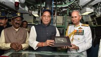 भारतीय बनावटीची 'आयएनएस खांदेरी' नौदलाच्या ताफ्यात दाखल 