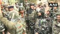 दहशतवाद्यांना कंठस्नान घातल्यानंतर जवानांचा जल्लोष 