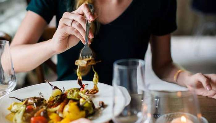 शारीरिक सुदृढतेसाठी जेवण कमी करताय? तर हा उपाय करा