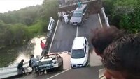 गुजरातमध्ये पूल मधोमध तुटला; अनेक कार तुटलेल्या पुलाला लटकल्या
