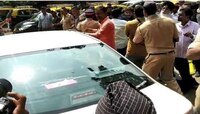 पीएमसी बॅंक खातेधारकांचे किला कोर्टसमोर आंदोलन
