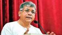 भाजपच्या मागे जाणारे मतदार नालायक- प्रकाश आंबेडकर