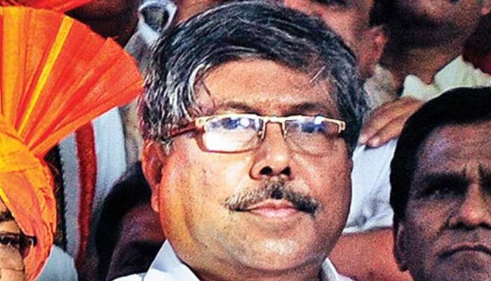 शिवसेना खासदाराची वेगळी भूमिका आणि चंद्रकांत पाटलांचा तिळपापड