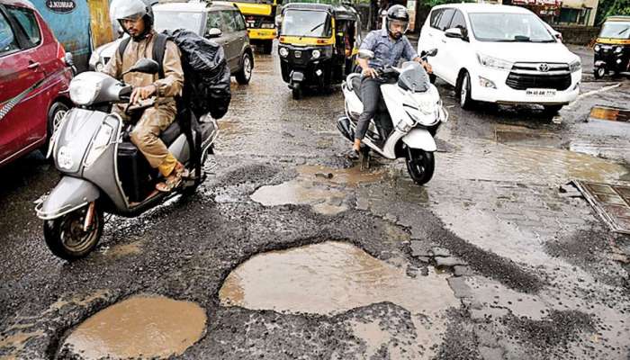 खड्ड्यांमुळे आणखी एक बळी, मुंबईतील महिलेचा मृत्यू