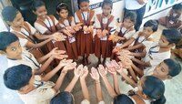 'नन्हे मुन्ने बच्चे तेरी मुठ्ठी मे क्या है....'