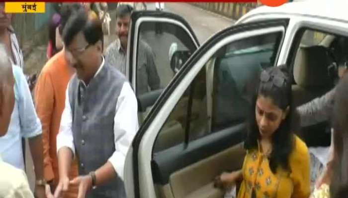 Mumbai Shiv Sena MP Sanjay Raut Cast His Vote With Family Members