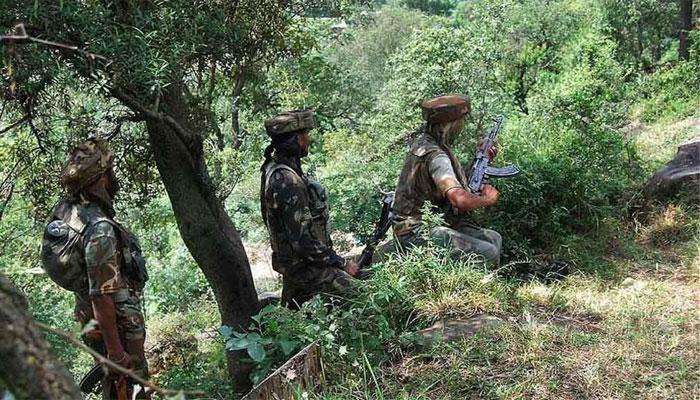 पाकिस्तानी सैन्याच्या हल्ल्यात एक जवान शहीद 