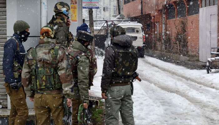 रक्त गोठवणाऱ्या थंडीत कसे तग धरणार जवान? 