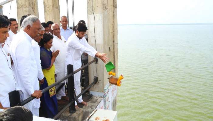 लातूर मांजरा धरणावरून उजनीच्या पाण्याची मागणी