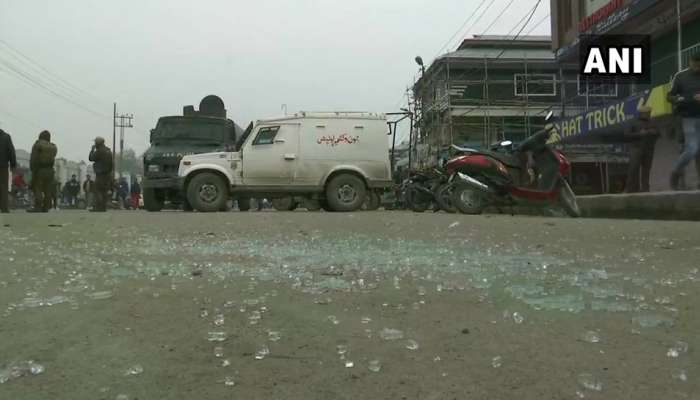 काश्मीर यूनिव्हर्सिटीबाहेर ग्रेनेड हल्ला; २ जखमी