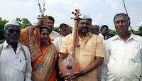 उद्धव ठाकरेंनी शब्द पाळला; शपथविधीसाठी 'त्या' शेतकऱ्याला आमंत्रण