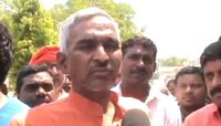 'गोडसेकडून चूक झाली पण...' साध्वींनंतर आणखी एक भाजप नेता वादात 