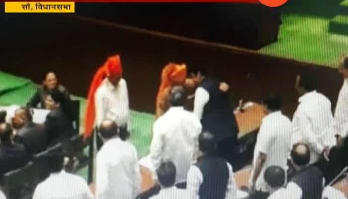 Mumbai Vidhan Sabha CM Uddhav Thackeray And Fadanvis Hug