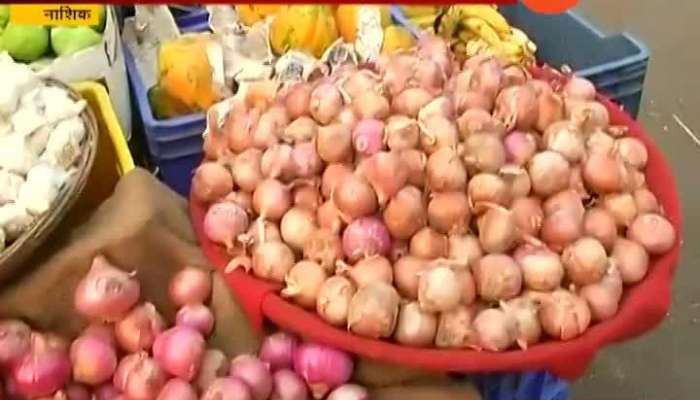 Nashik Gangapur Market People Reacts On Onion And Apple In Same Price Range