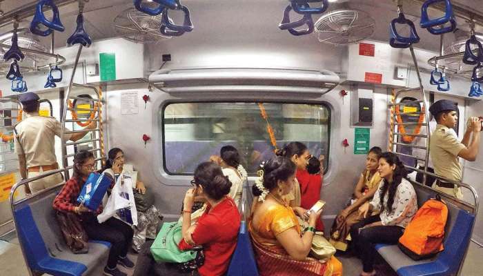 मुंबईकरांसाठी आनंदाची बातमी! लोकलला जोडणार एसी डबे