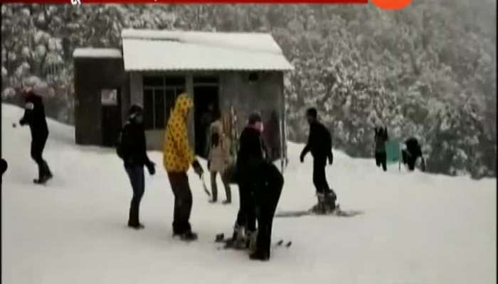  Jammu Himachal Uttrakhand Tourist Enjoying Snow Fall
