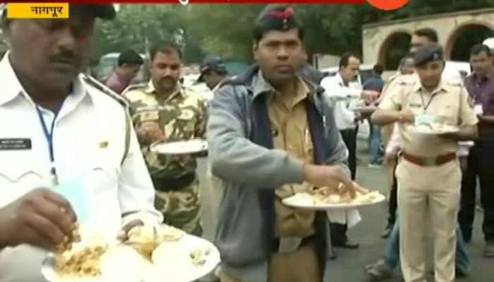 Nagpur Police On Duty At Winter Session Getting Meal At Rs 10