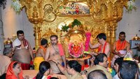 नववर्षानिमित्त भाविकांची सिद्धीविनायक, शिर्डी, शेगावला दर्शनासाठी रिघ